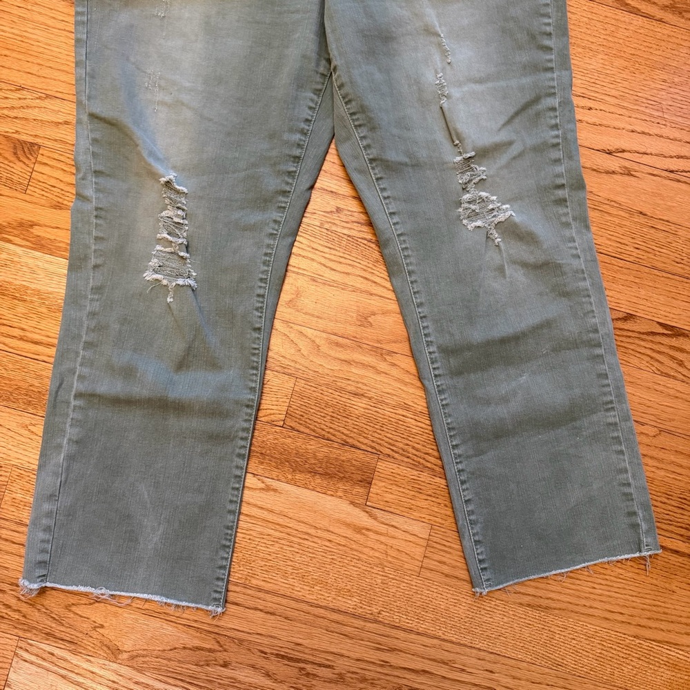 Grace & Lace Distressed Straight Leg Cropped Jeans - Picture 10 of 12